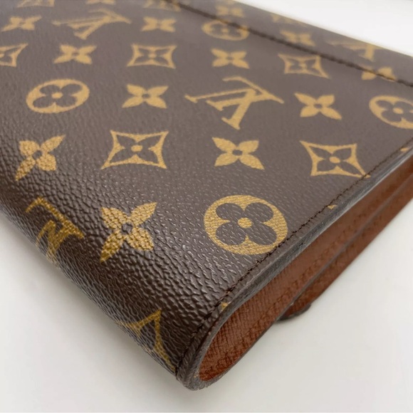 Authentic  Louis Vuitton Monogram Bordeaux Shoulder bag - Picture 10 of 17
